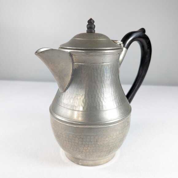 1930s Hammered Pewter lidded jug, vintage metal decorative arts and crafts hot - Picture 1 of 10